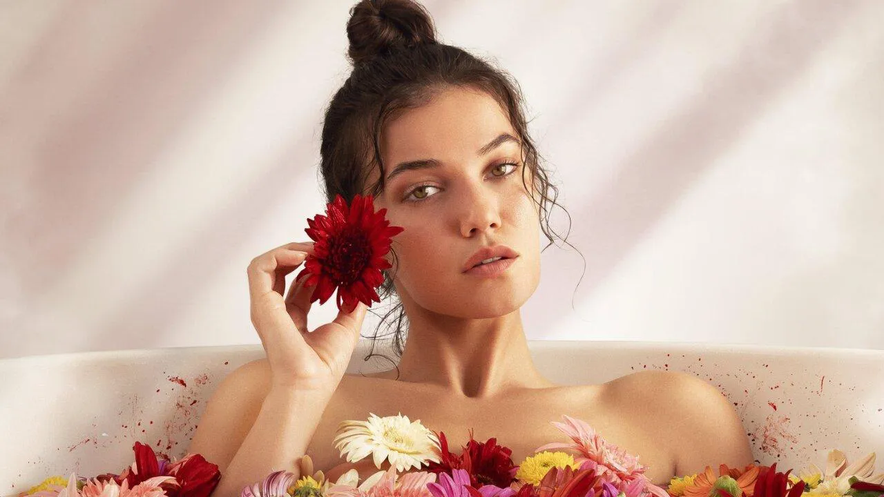 مسلسل الممثلة الحلقة 1 الاولى مدبلج HD